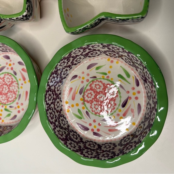 Temp-Tations Green and Pink Bakeware Collection with Star and Floral Patterns - Picture 2 of 10